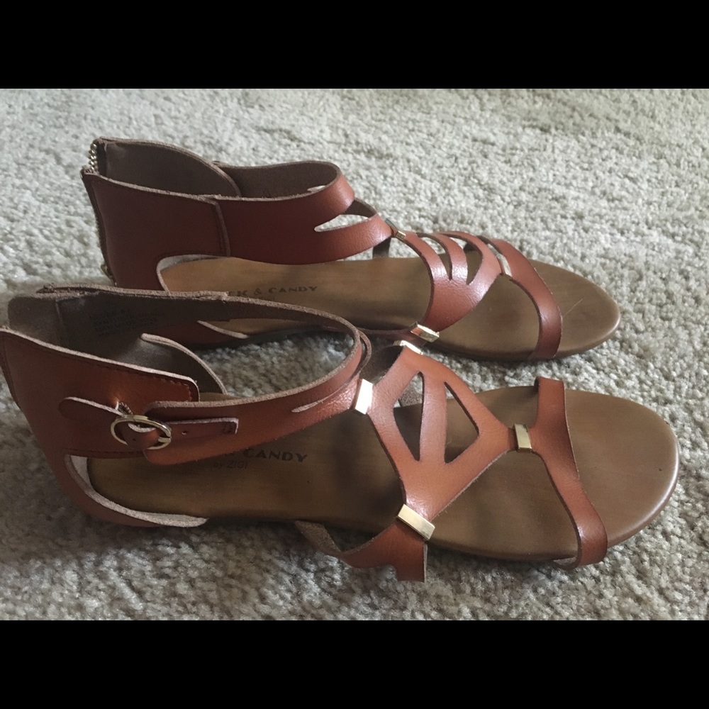 Brown summer sandals!
